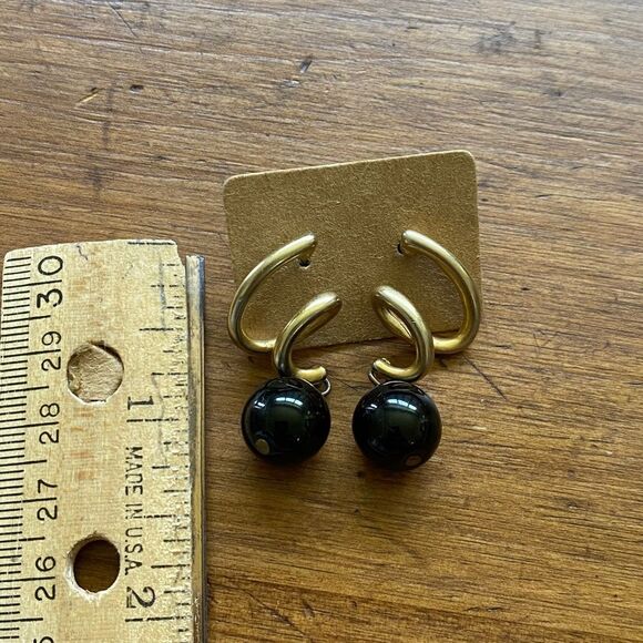 Vintage Retro 60s Gold and Black Earrings - Picture 3 of 4